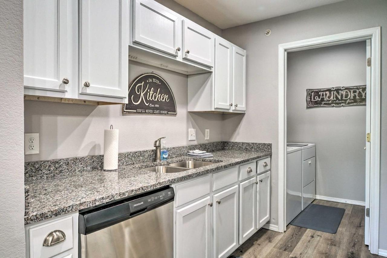 Cozy Condo With Pool Access, 5 Mi To Table Rock Lake Branson Eksteriør billede
